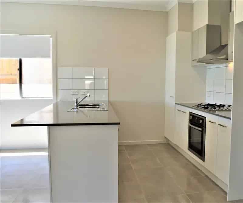 5 Woodline Drive, Spring Mountain QLD 4300 - House For Lease