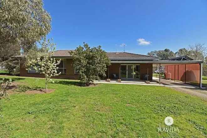 House For Sale in Oxley, Victoria