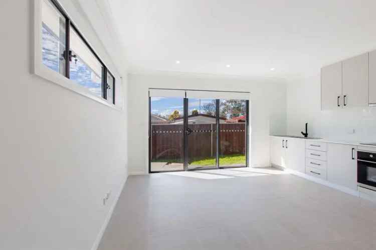Near New Two Bedroom Brick Granny flat with exquisite features!