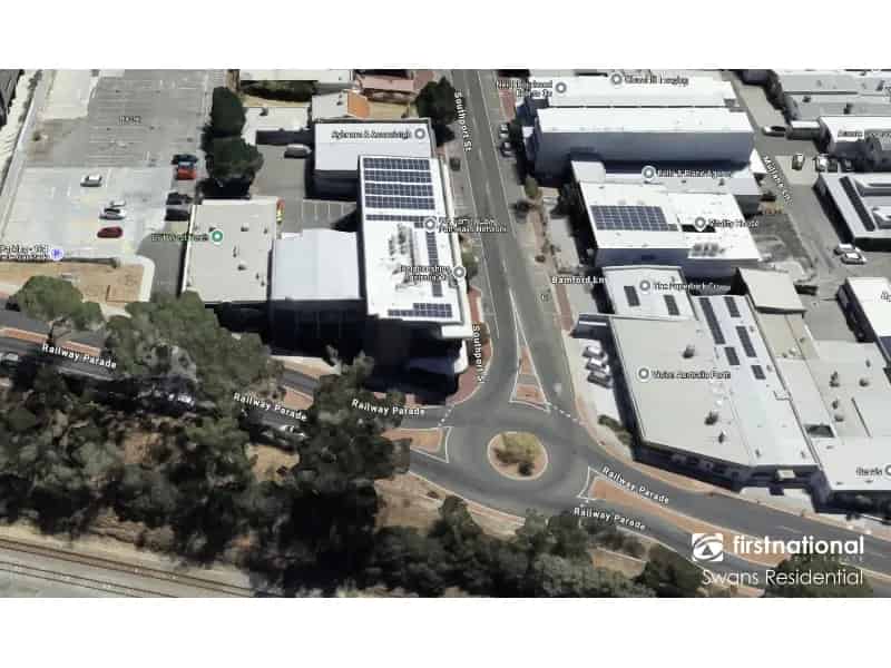 Spacious Showroom/Warehouse In A Prime Location!