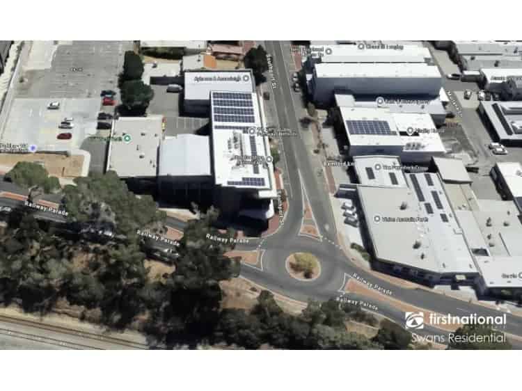 Spacious Showroom/Warehouse In A Prime Location!