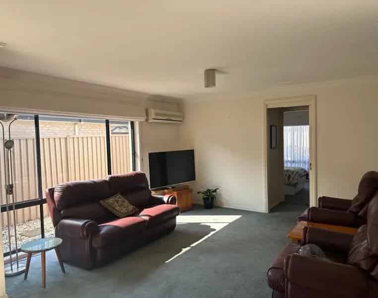 Modern Comfort & Convenience in a Quiet Location