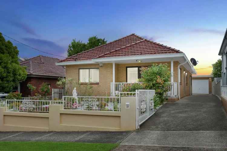 3 Bed 2 Bath Freestanding Home Hurstville - Ideal for Young Families