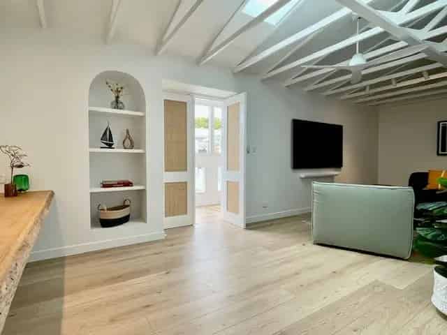 Stylish Coastal Living - Spacious, Comfortable & Ideally Positioned