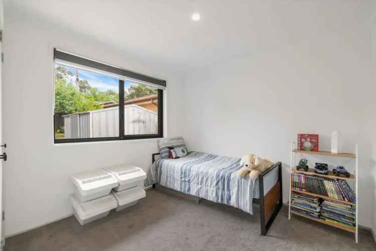 Lease Family Home Monash Featuring Stunning Kitchen and Deck