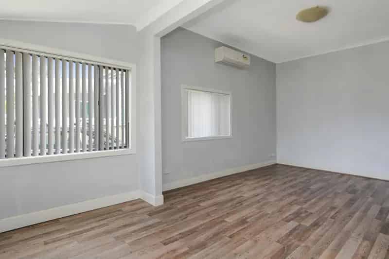 Real Estate For Lease - 11 Pacific Highway - Ourimbah , NSW