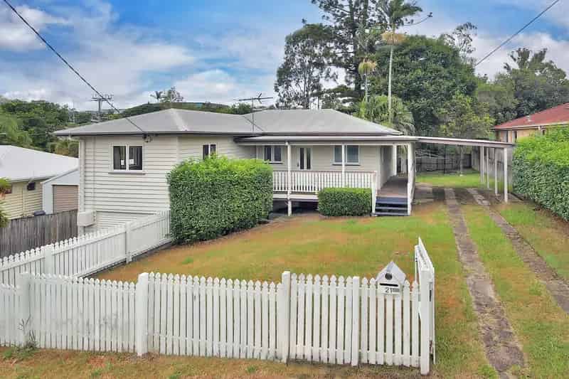 Charming Family Home in Eight Mile Plains