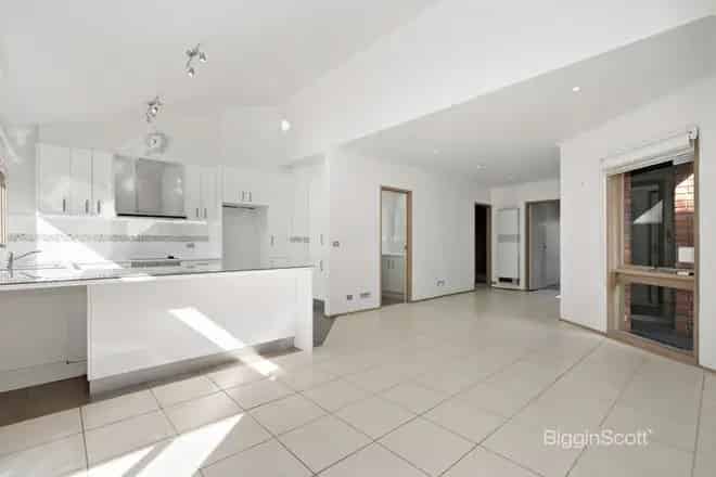 House For Rent , 16, James Street, Melbourne, Victoria