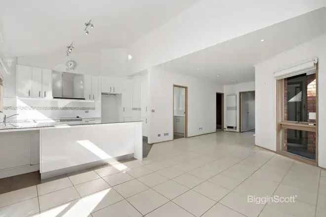 House For Rent , 16, James Street, Melbourne, Victoria