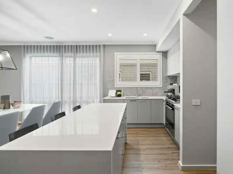 Buy Display Residence in Beveridge with Stunning Features