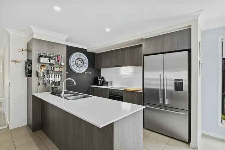 6 Molly Court Eagleby Modern Home for Sale