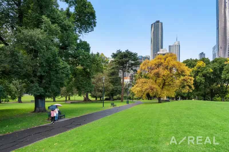 2 rooms apartment of 208 m² in Melbourne