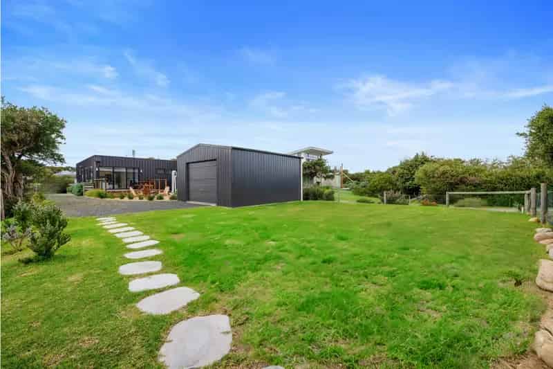 Buy House in Venus Bay with Modern Elegance and Outdoor Living Features