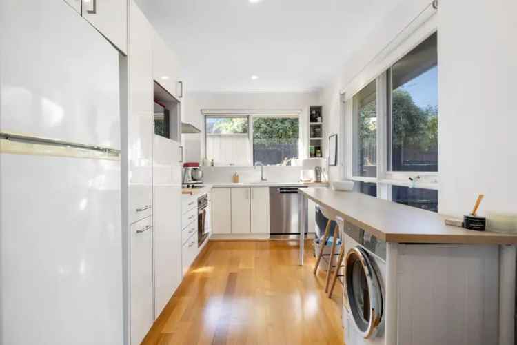 Easy Living, Prime Location