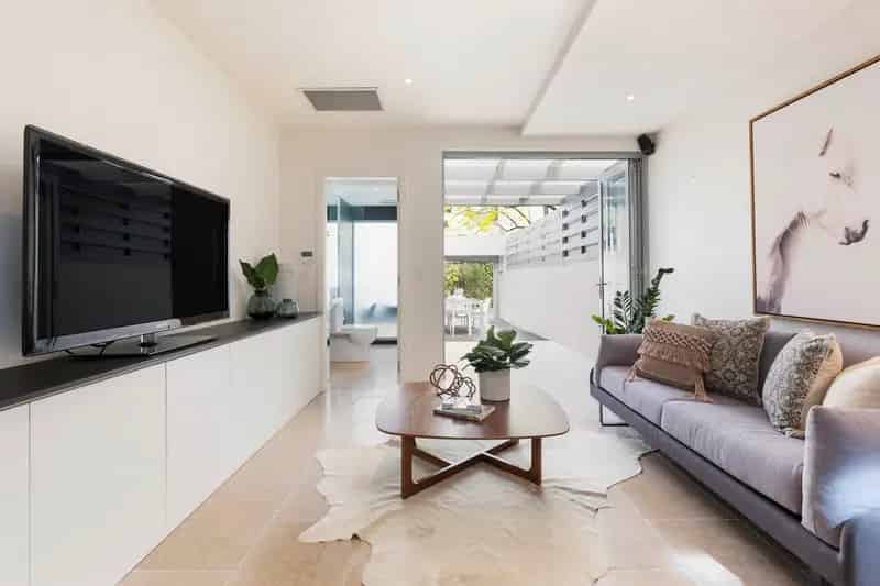 Entertainers Delight! Spacious Terrace With Parking.