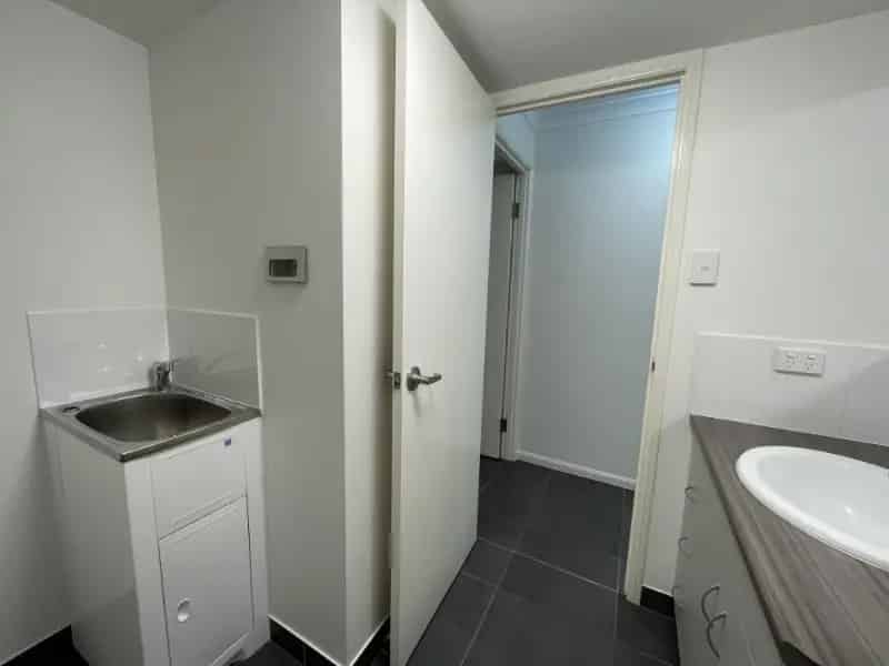 Two Bedroom Unit, Close To Cbd