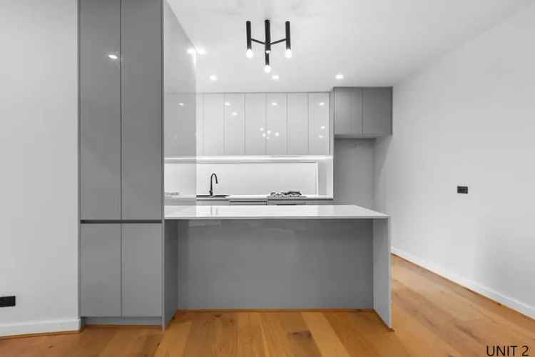 Buy Townhouse in Bulleen with Modern Finishes and Convenient Location