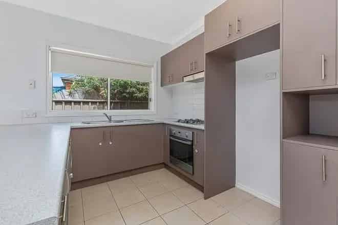 House For Rent , 92, Oakview Parade, Melbourne, Victoria