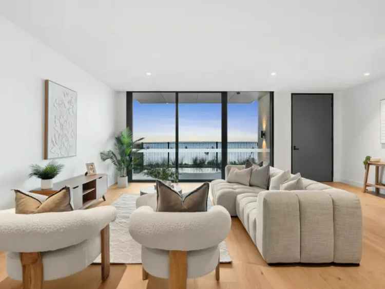 Buy Waterfront Residence in Rippleside with Stunning Views