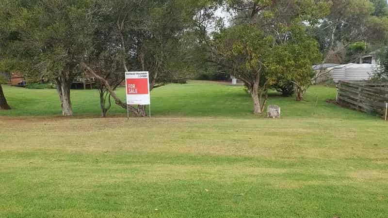Buy Residential Land in Woodford with Approved Building Permit