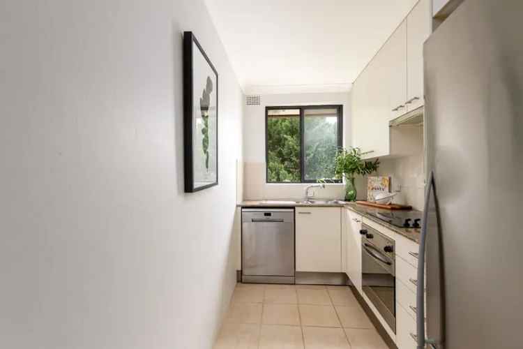 Charming 2-Bedroom Apartment in the Heart of Annandale