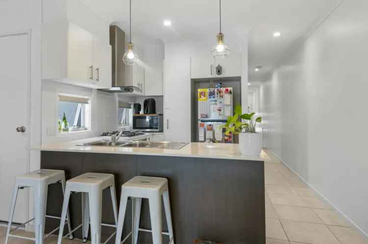 Rent Contemporary Lowset Home in Fitzgibbon Chase with Modern Features