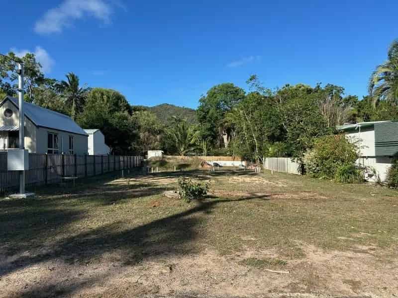 Buy Residential Land 910m2 Near Beach with Established Amenities
