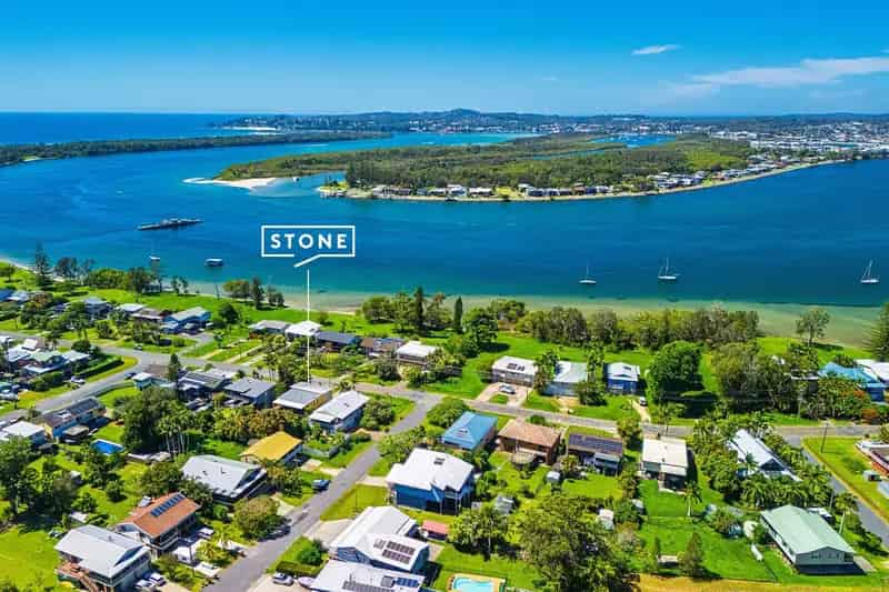 Real Estate For Sale - 31 Shoreline Drive - North Shore , NSW