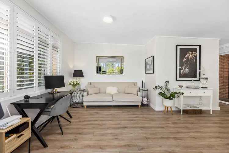 Stunning Fully Renovated One Bedroom Apartment Near CBD