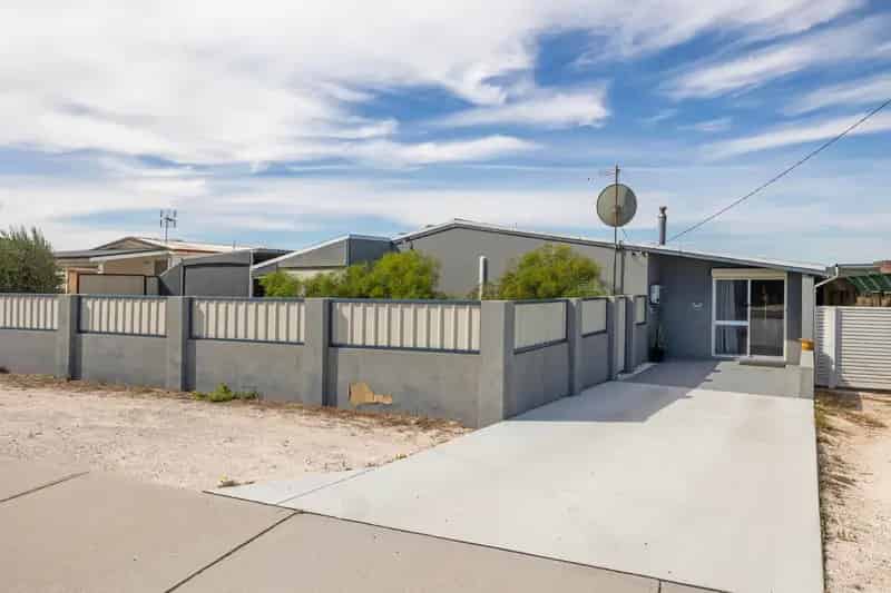 Charming Renovated Brick Home in Original Jurien Bay