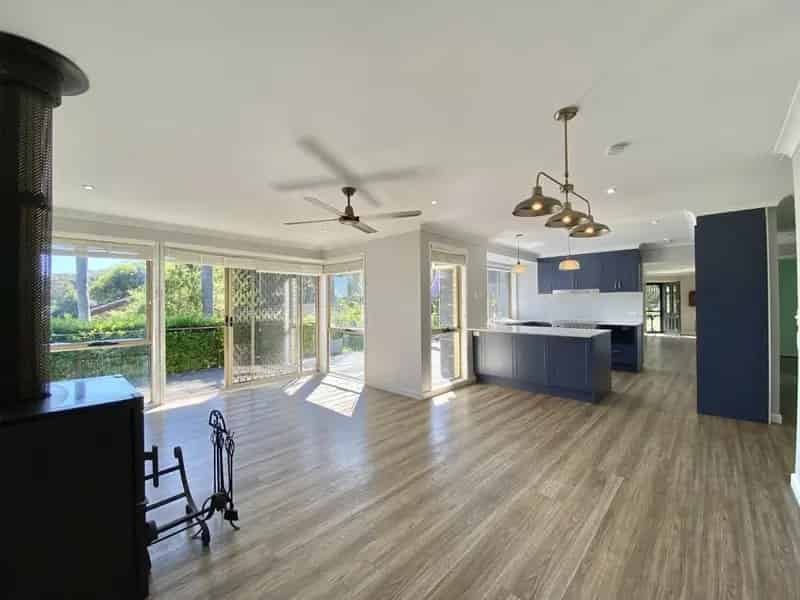 Real Estate For Lease - 3 Elimatta Road - Kincumber , NSW