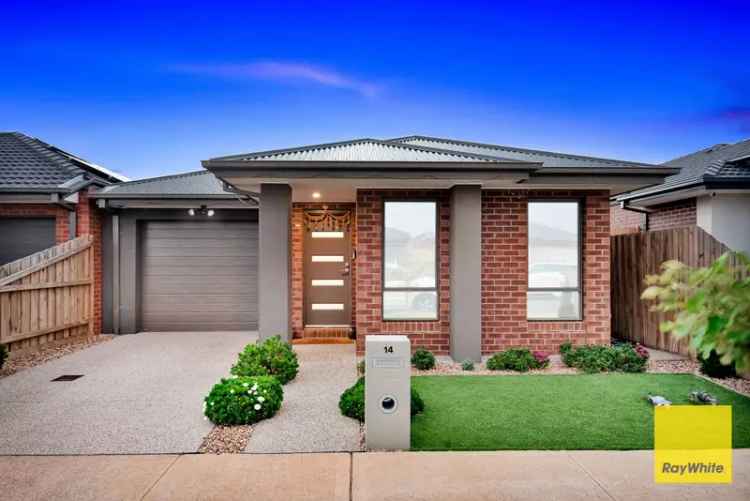 A Fantastic Opportunity for First Home Buyers, Downsizers and Investors in the Heart of Tarneit !!!