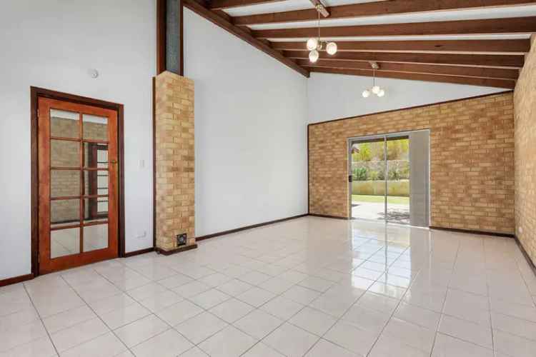 House For Rent in City of Cockburn, Western Australia