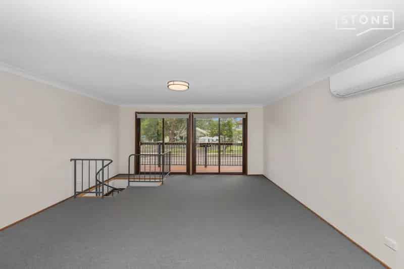 Lease Waterfront House in Charmhaven with Three Bedrooms and Patio