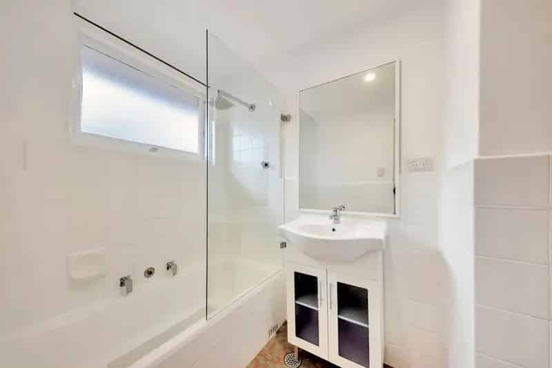 Real Estate For Lease - 9/10 Essex Street - Epping , NSW