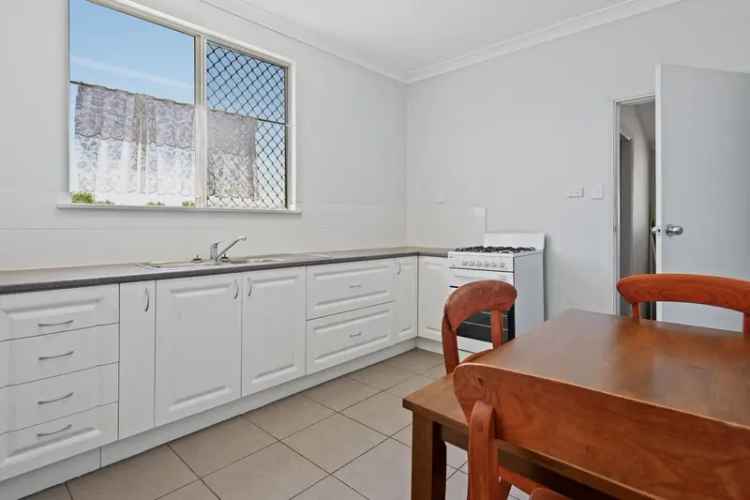 3 Bedroom House in Mingenew - Large Lot