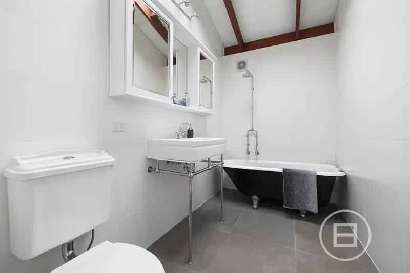 Rent Family Home with Beach Access Port Melbourne Spacious and Renovated