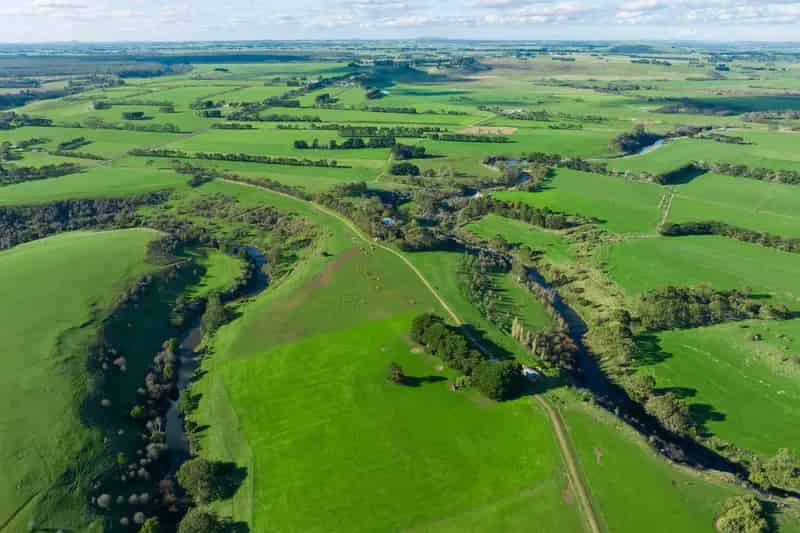 Exceptional Grazing, Extensive Water Frontage and Future Lifestyle Opportunities Await In A Thriving Agricultural Basin of South West Victoria