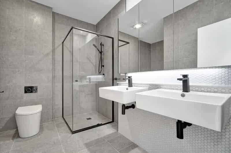 Lease Modern Home in Tullimbar with Four Bedrooms and Two Living Areas