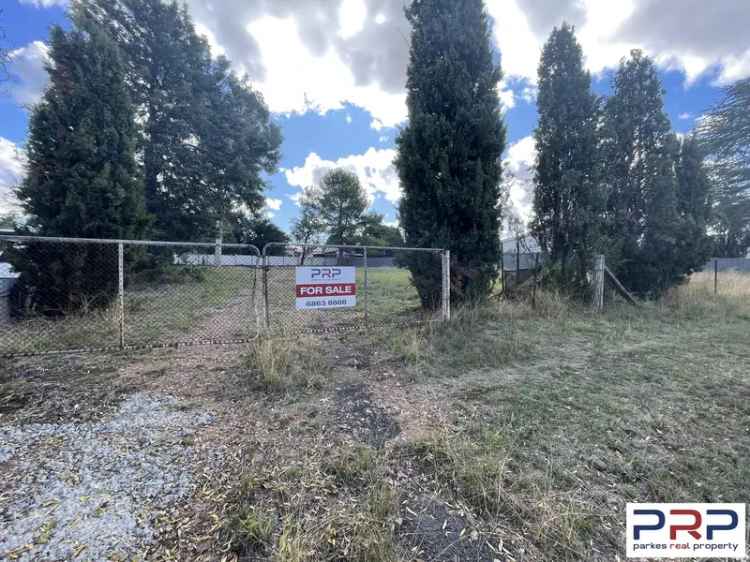 Buy vacant land in Parkes with spacious building potential