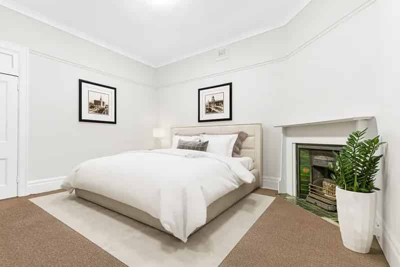 Lease large one bedroom apartment in Rockdale with modern features