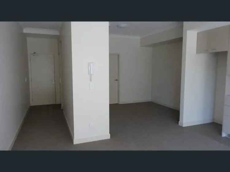 Subiaco 1-Bedroom Apartment with Secure Parking Near Shops and Transport