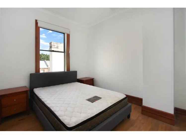 Two Bedroom Terrace With Backyard In The Heart Of Pyrmont!