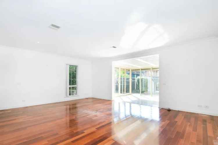 3 rooms house of 145 m² in Melbourne