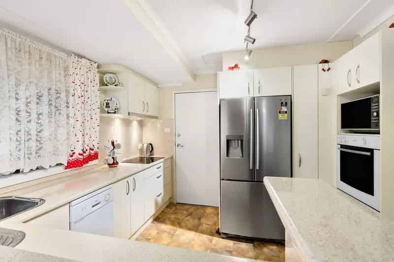 Lease Delightful Home at Blacktown with Spacious Backyard and Modern Features