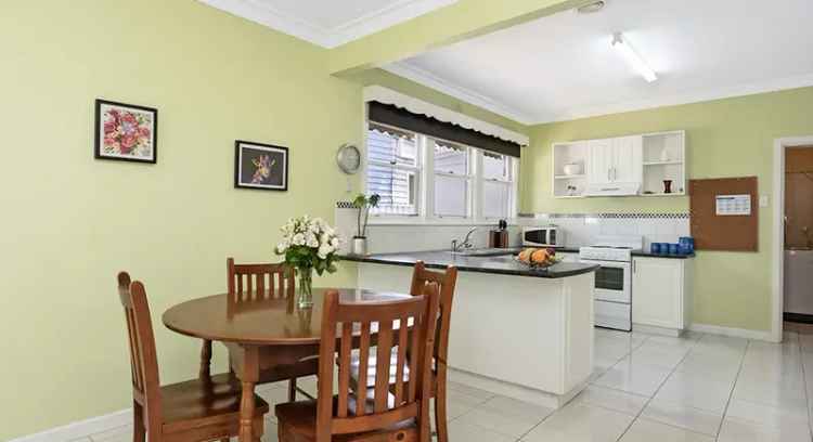 House For Sale in Hamilton, Victoria