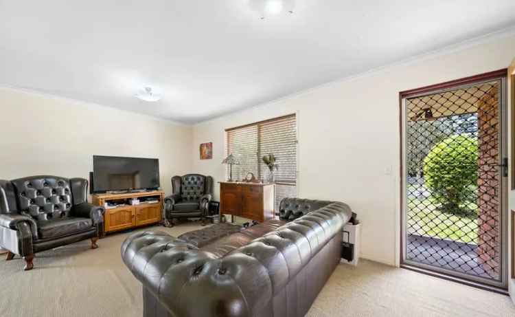 House for lease in Browns Plains with gourmet kitchen and outdoor patio