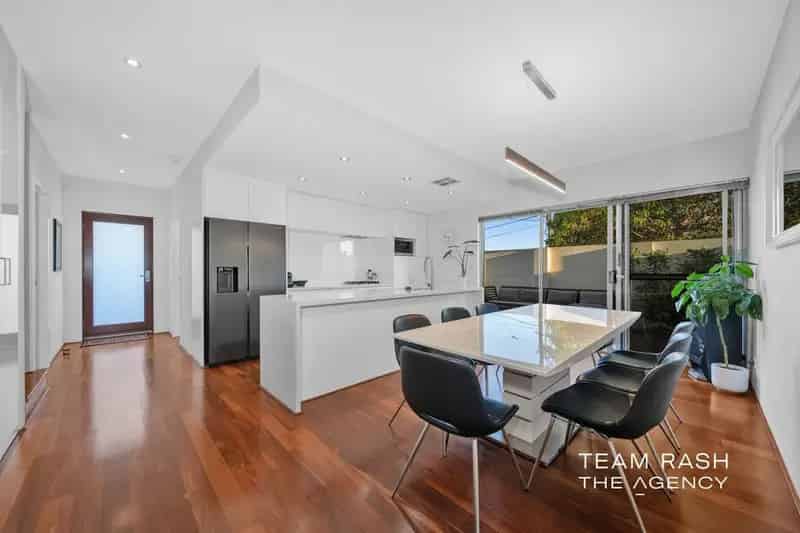 House For Sale - 233 Huntriss Road, Doubleview WA 6018