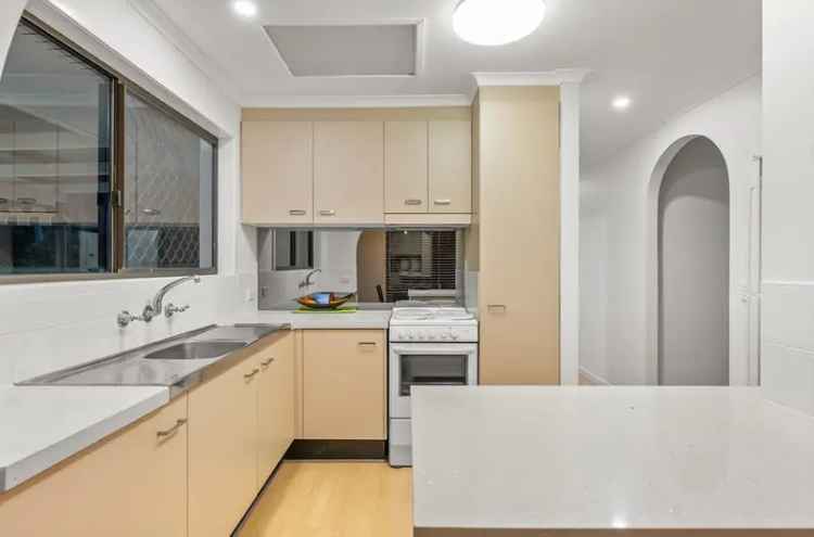 Low Set Living in the Heart of Petrie