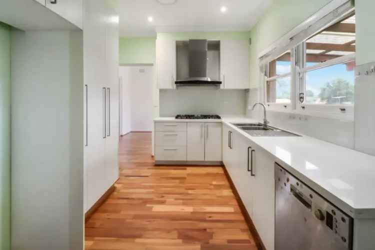 3 Bedroom House 278m2 Wahroonga Family Home Near Schools and Transport